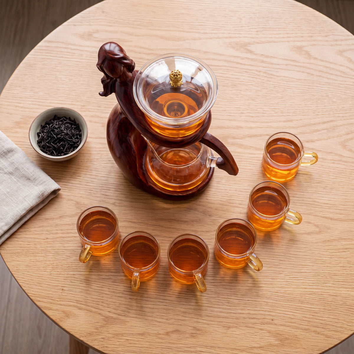 Lady in-red Teapot