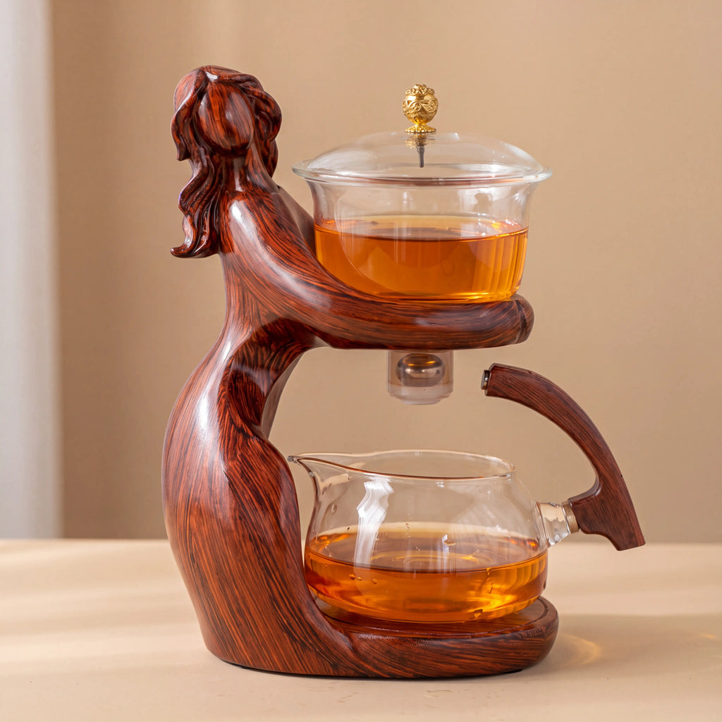 Lady in-red Teapot