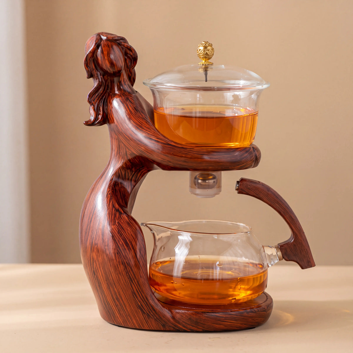 Lady in-red Teapot